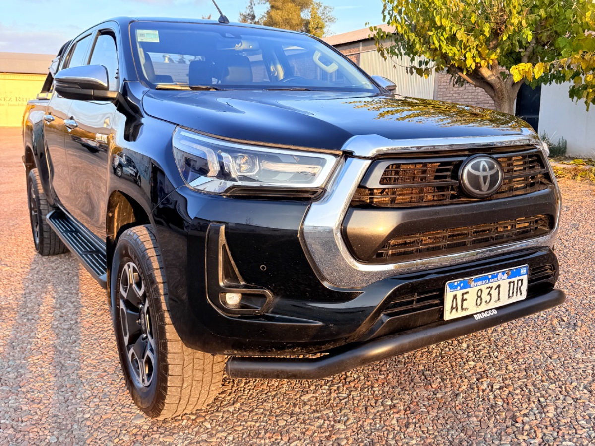 Toyota Hilux SRX AUTOMÁTICA 2022 — foto 2