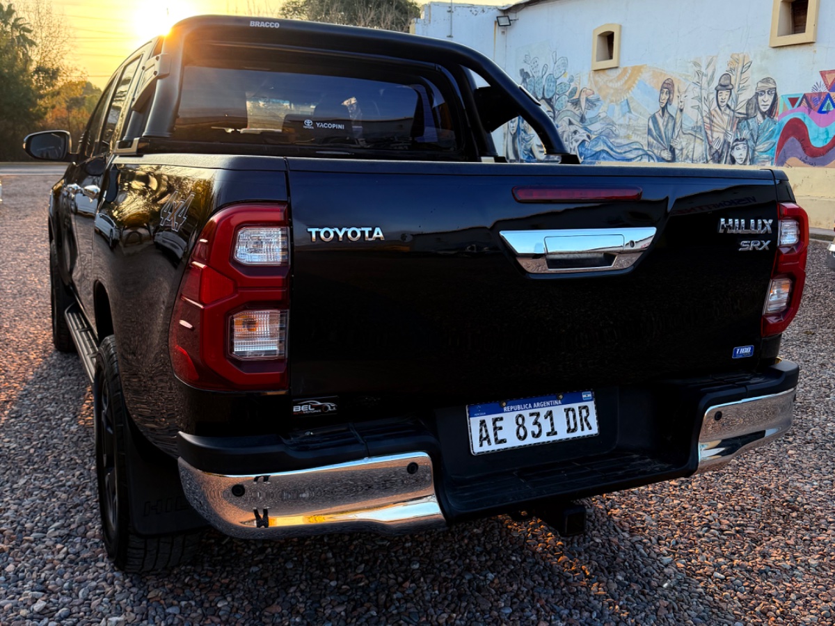 Toyota Hilux SRX AUTOMÁTICA 2022 — foto 5