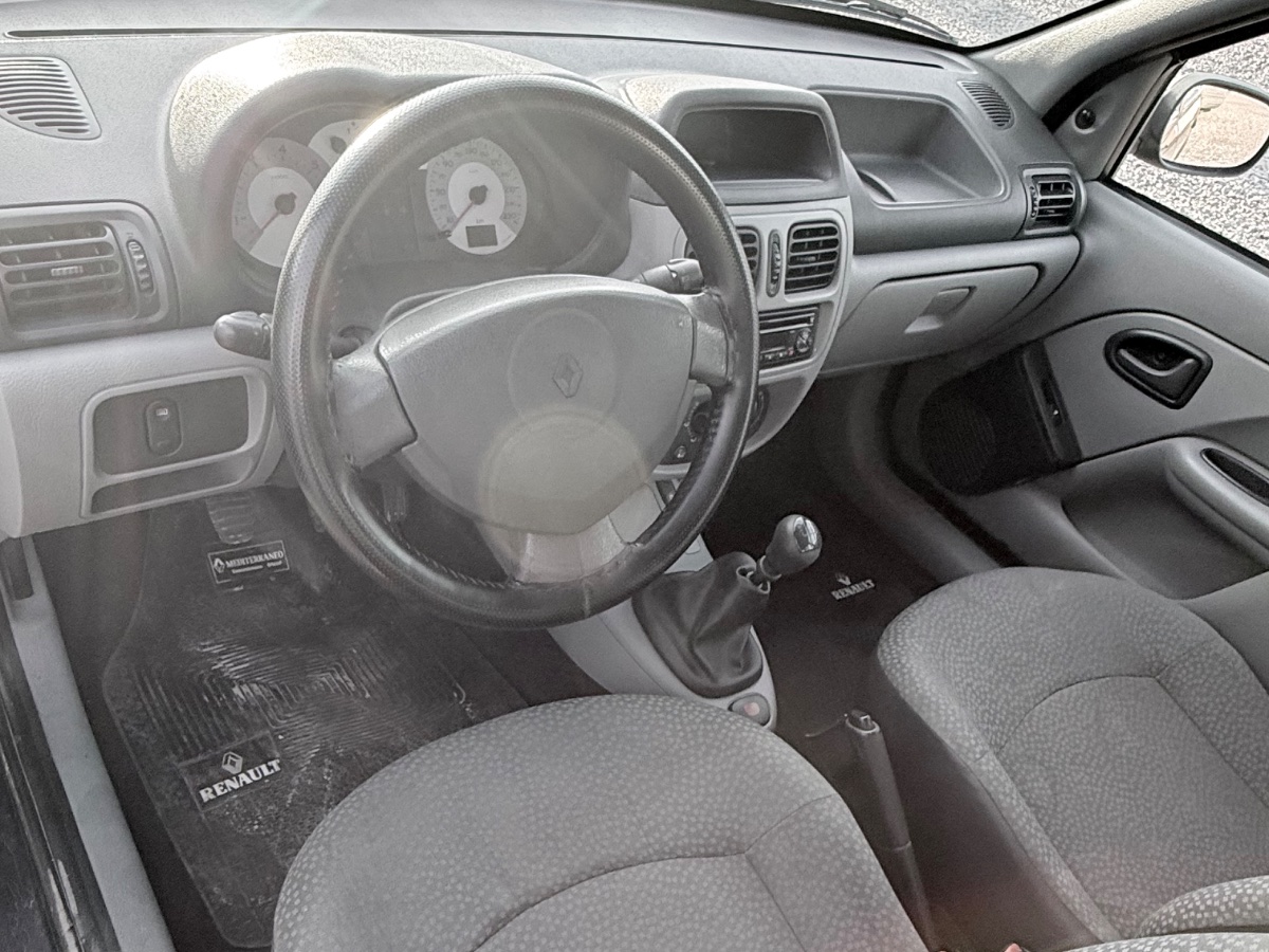 Renault Clio Confort Plus 1.2 16 válvulas 2008 — foto 3